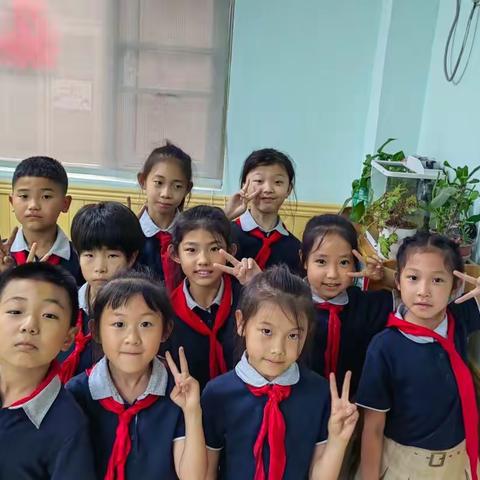 想看海的卡梅拉，大家表演笑哈哈！