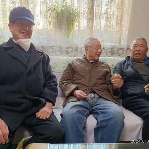 文萃校区离退休党支部班子成员看望慰问部分老党员