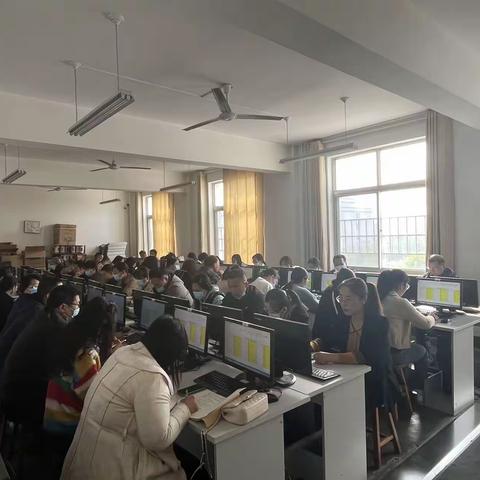 携手笃定前行，爱与责任并肩——七年级阶段性成绩分析暨年级教导会