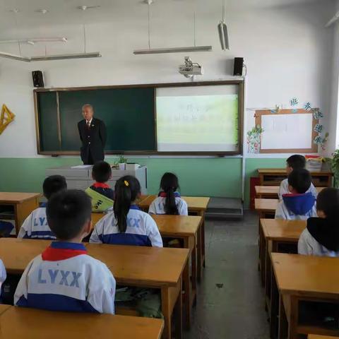 “与法同行，法润校园”卢野小学法治副校长聘用仪式及首次法治知识讲座