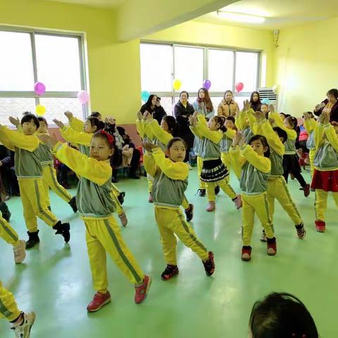 北城幼儿园“庆元旦，迎画展”活动圆满成功，祝大家元旦快乐