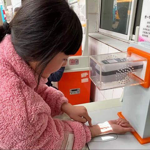 “搭乘”大篷车，体验科技零距离