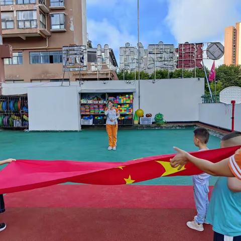 贵阳市白云区七一路建安幼儿园大二班八月精彩回放