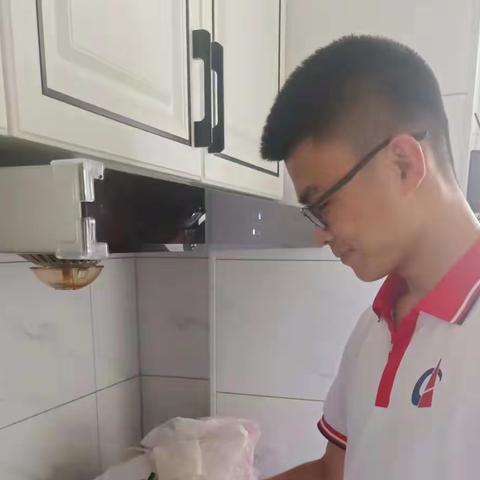 感恩于心，孝道于行——我帮父母做家务 白云高中三年六班