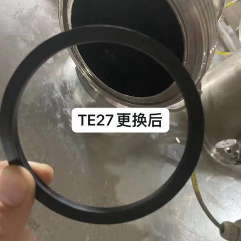 发酵二罐顶喷淋球拆检