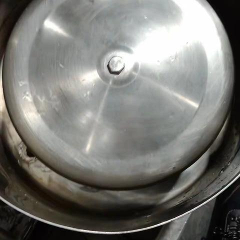 配料八罐顶呼吸帽人孔清理