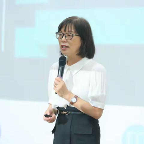 踔厉奋发，笃行不怠，携手同心向未来——       2022年吉阳区小学英语教师教学能力提升培训（张艳玲专场）