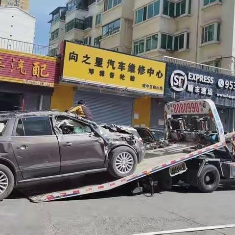 警城联合齐上阵，集中清理“僵尸车”还路于民