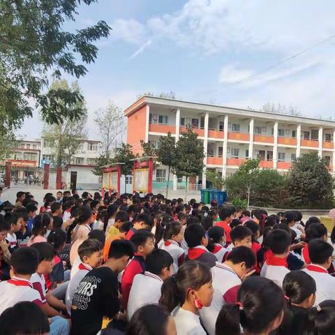 吕河中心小学“文明礼仪在我心中”演讲比赛