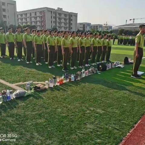 三中学子风姿飒飒，军事训练正当时