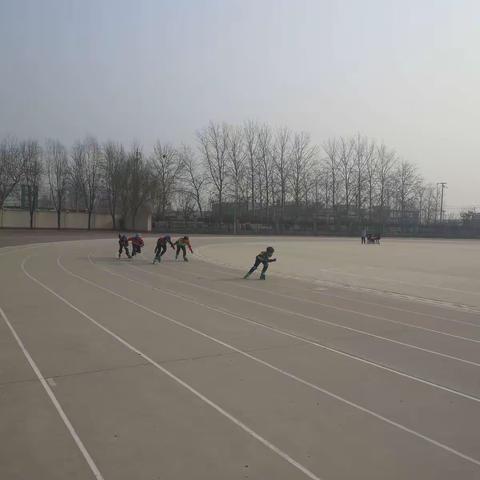 马奇学区—体验轮滑魅力，享受冰雪乐趣