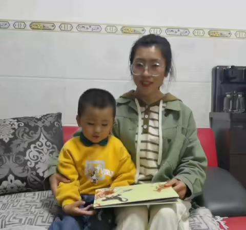 卓尔幼儿园宝二班亲子故事会