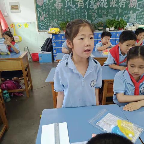 6.15三十六中附小一2班STEM主题课程《月相变化》剪影