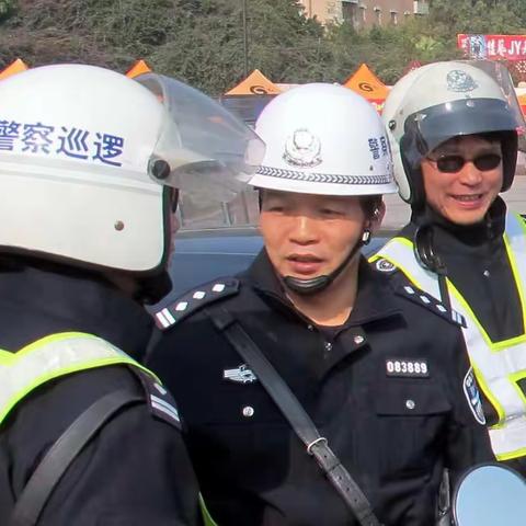 回顾从军路 感悟从警心