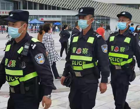 金湾分局青年突击队旗帜在勤务一线高高飘扬