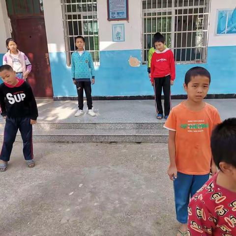 鄱阳古县渡建桥小学体育第五课