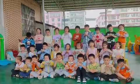 东乡明珠幼儿园开展母亲节活动