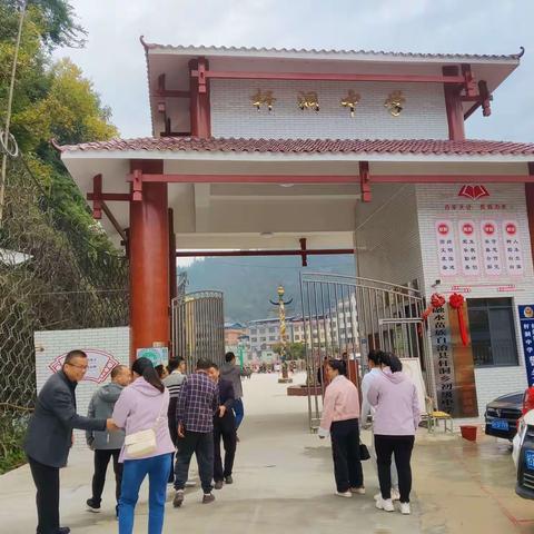 相互交流促进步，携手共进谋发展——2022年秋杆洞中学和安太中学校际毕业班中考备考交流活动
