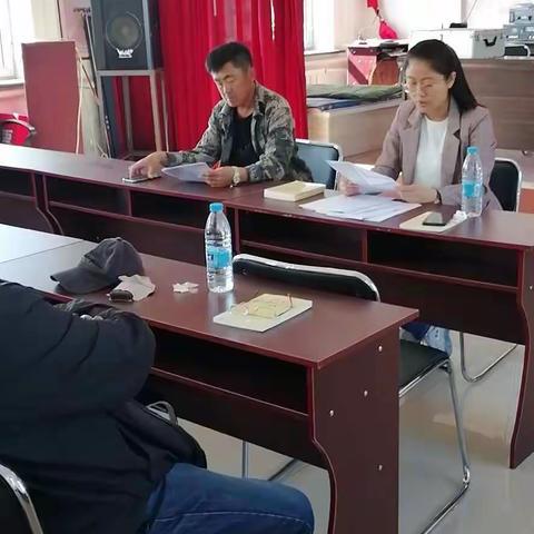 传达中央、省、市、区委关于开展第二批“不忘初心、牢记使命”主题教育会议部署暨总支动员部署主题教育党日活动