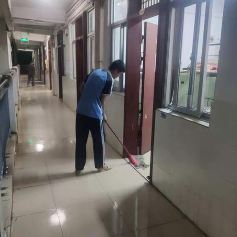 星期四宿舍大扫除