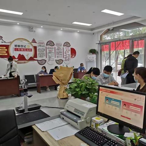 国庆咱们结婚吧———示范区婚姻登记处为“爱”加班