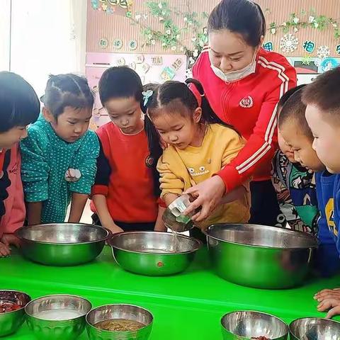 “满满中国味  浓情腊八节”华洋幼儿园大二班腊八节主题活动