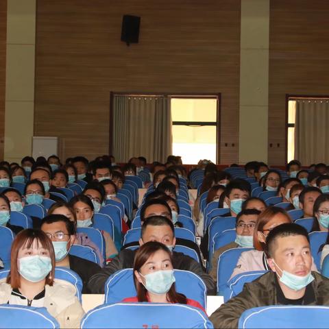 家长培训沐春风﻿   携手共育促成长