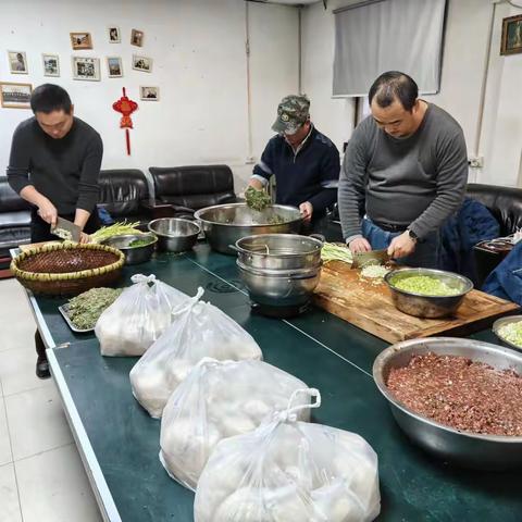 亮丽后勤服务中心开展“饺香传冬至，温情暖寒冬”活动