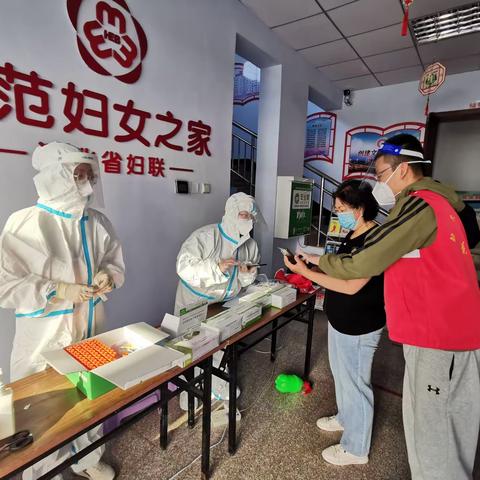 【扛红旗 当先锋】学校街社区开展全民核酸检测守护美好家园