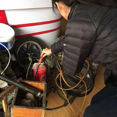 北园街道意福苑社区“不忘初心、牢记使命”主题教育之三十五 开展社区消防安全隐患排查工作