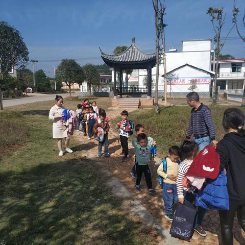 拥抱多彩秋天，弘扬节约粮食的美德——2019裘坊幼儿园田园秋游记