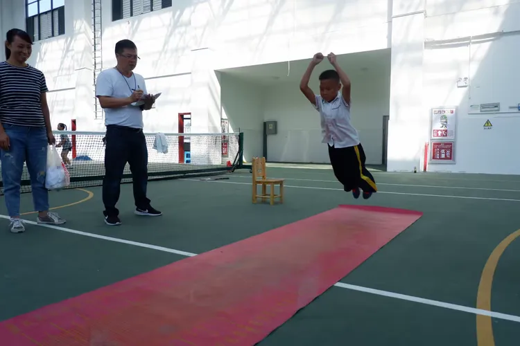 第一个项目：立定跳远