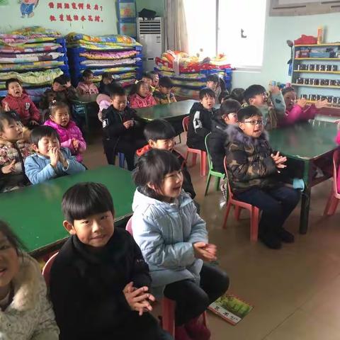 美丽的花朵迎着朝阳成长。透着无限希望！---大一班