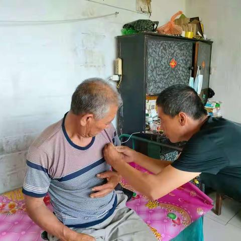 【党徽闪耀·红色七月】“党徽闪耀映初心”新站村党总支开展走访慰问老党员活动