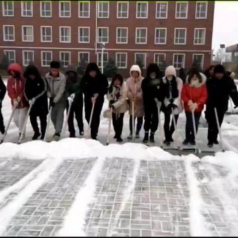 大岭镇中心小学校，清雪在行动