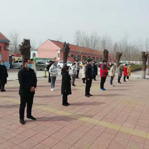 万众一心迎挑战，众志成城战疫情---惠民县石庙镇中心小学开学演练。