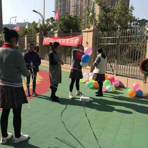 金八马幼儿园集体生日会草莓🍓A班