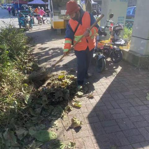 开展环境卫生整治，助力人居环境提升