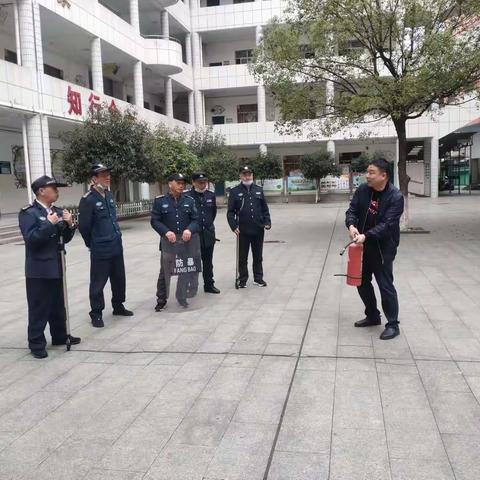 吉安市阳明路小学校园“防火、防暴”技能培训