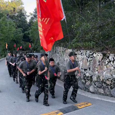 “第一期小小特种兵军事夏令营”第三天成果展示