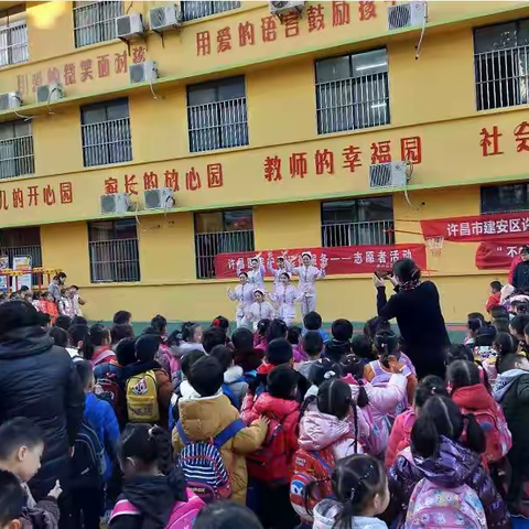 许昌市建安区人民医院“不忘初心、牢记使命”走进幼儿园宣传健康急救知识