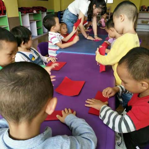 智慧树幼儿园庆中秋、国庆大一班手工活动