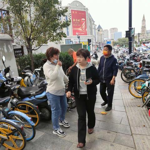 集中整治沿街垃圾桶，还城市街道”净美环境”