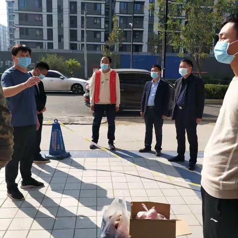 杞县民政局慰问坚守隔离点的最美逆行者