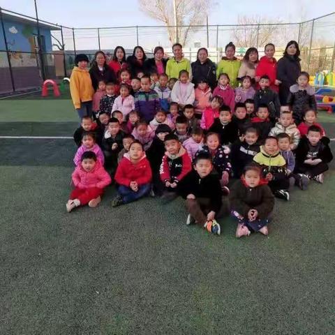 携手共进，幸福同行——五原县实验幼儿园与新公中幼儿园手拉手帮扶活动