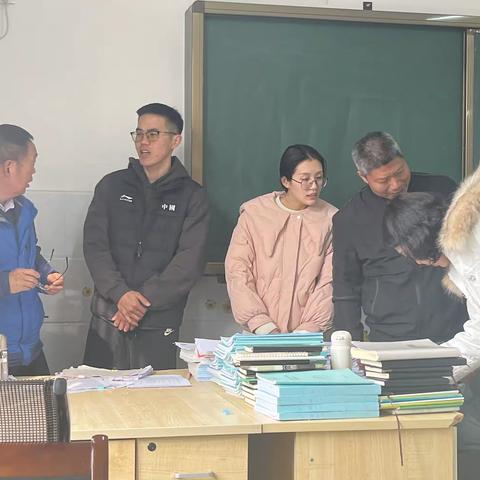 检查促进步，携手共提升——记铜山实验小学迎接体育与卫生条例检查