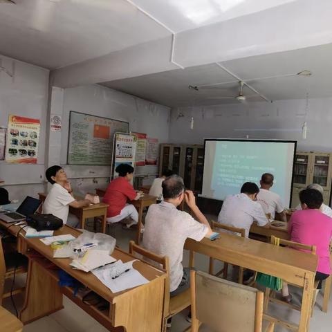 金马一社区“1+1模式”智爱长者手机课堂第三课--微信的使用