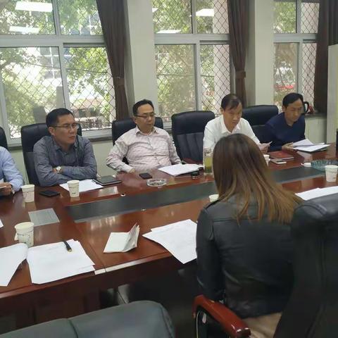 市城市管理局召开平顶山市公共停车场建设管理及经营座谈会