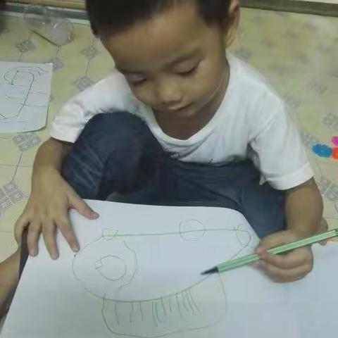 我是王和暄，喜欢画画，我左右手都能画，善于画鱼，最近喜欢画鸟。