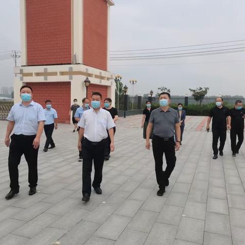 许昌市教育局副局长杨文超一行莅临魏风路小学检查指导工作